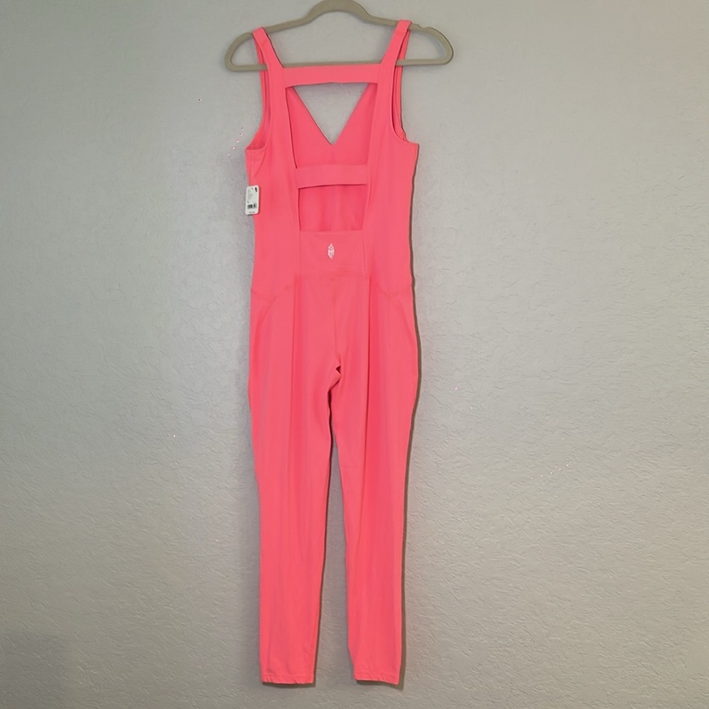 New ✨ FP Movement Never better Strappy Back Jumpsuit Medium Neon Coral - Picture 7 of 11